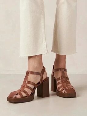 Svegan Rollers Caramel Block Heel Sandals